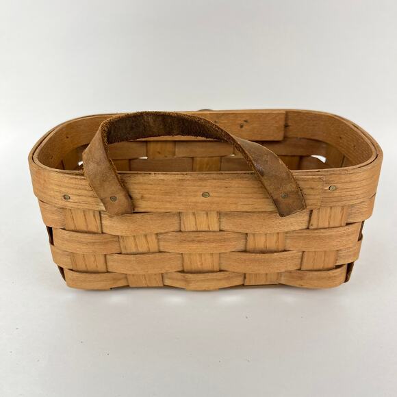 Peterboro Basket Co Small Storage Bicycle Basket with Leather Loop - Picture 3 of 7